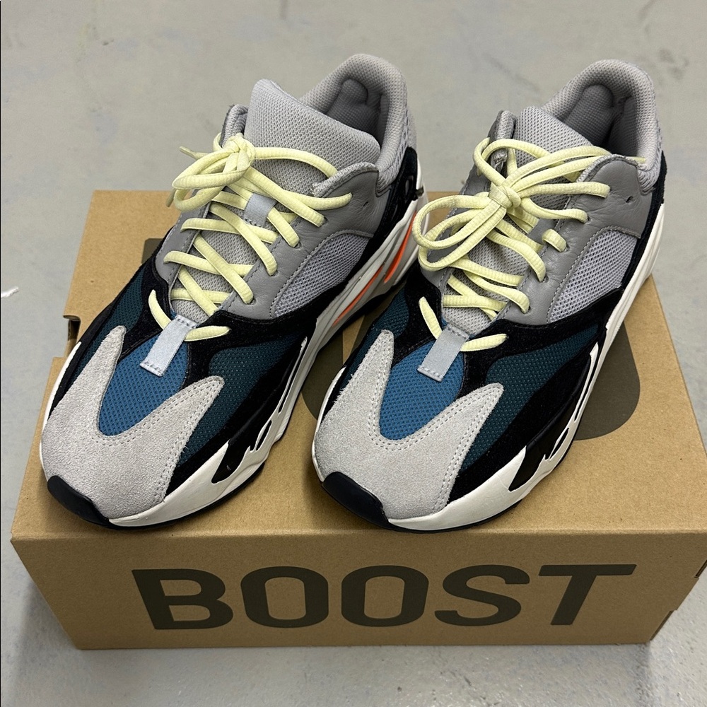 Adidas Yeezy 700 Waverunner Size 8.5M